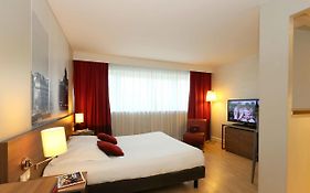 Hotel Adagio Saint Genis Pouilly